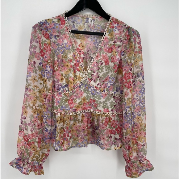 Live 4 Truth Tops - Live 4 Truth Floral Blouse Size M‎ EUC, Puffy Sleeves & Elastic Waist